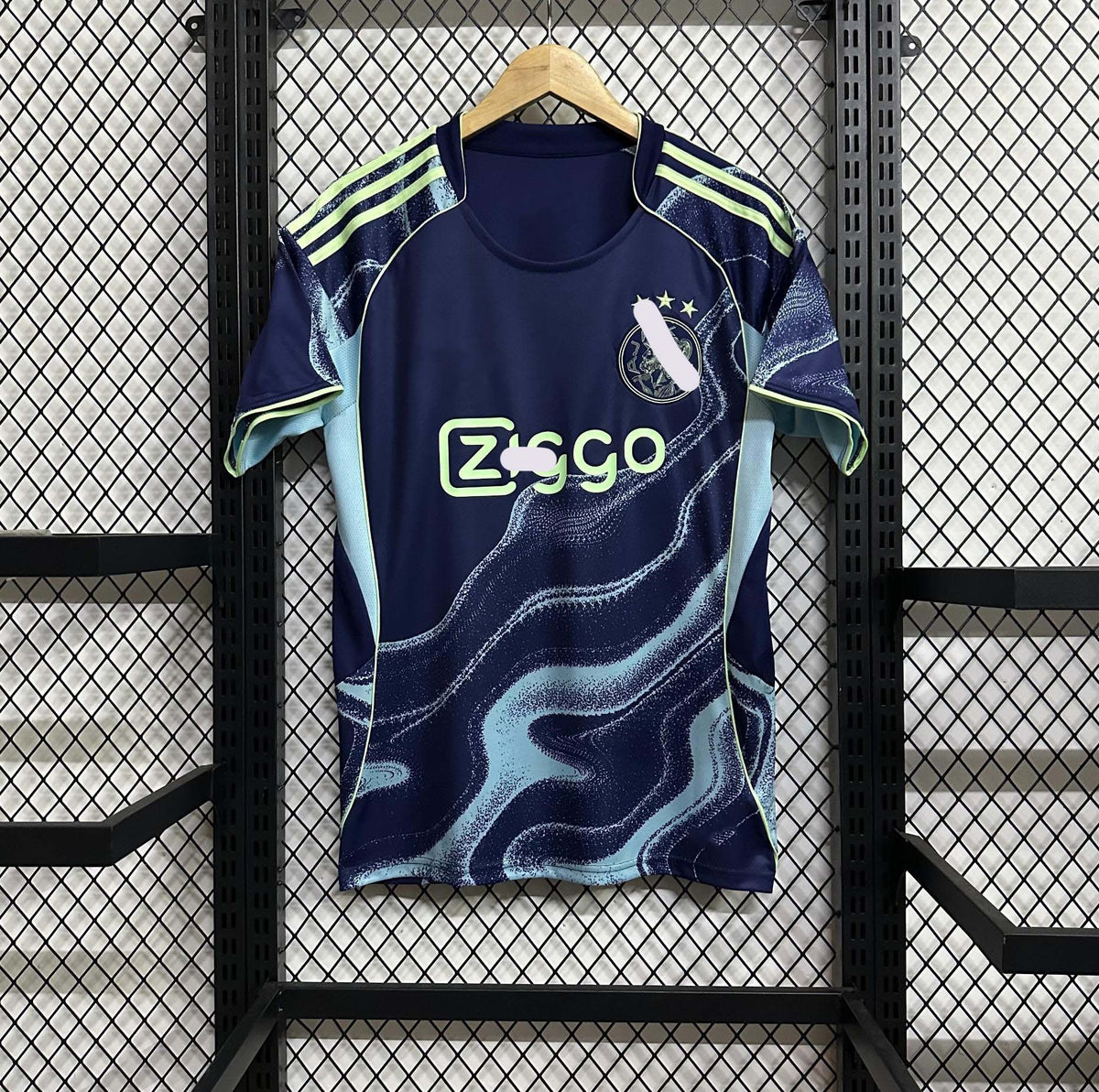 Short-sleeved soccer jersey