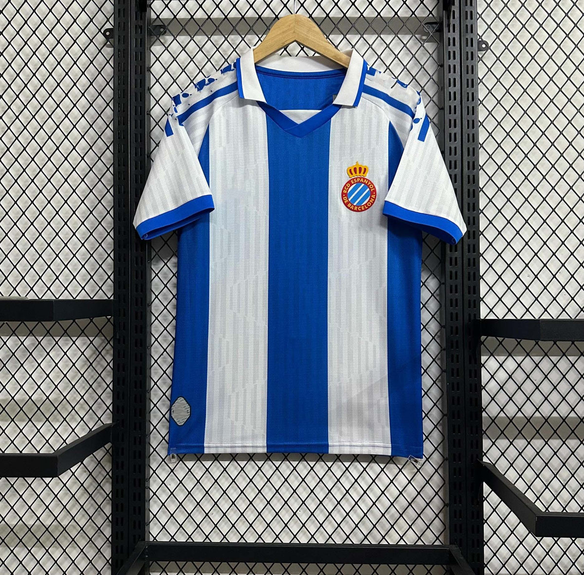 Short-sleeved soccer jersey