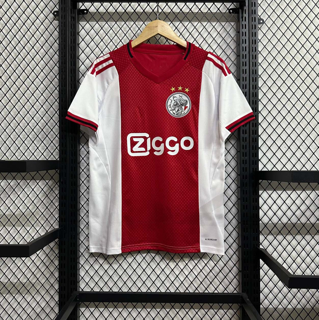 Short-sleeved soccer jersey